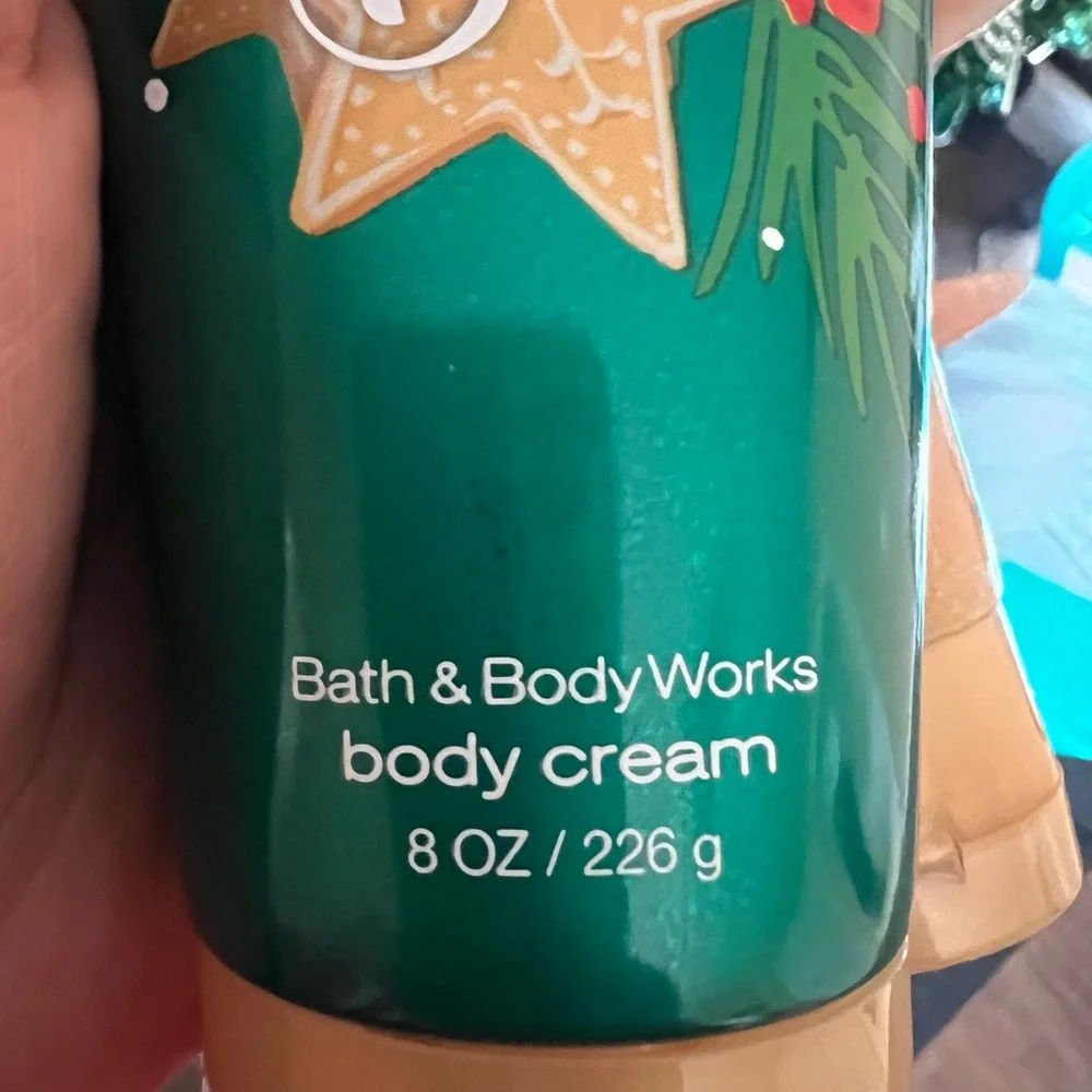 Bath & Body Works Vanilla Bean Noel Body Cream and Scrub Set - Picture 4 of 5